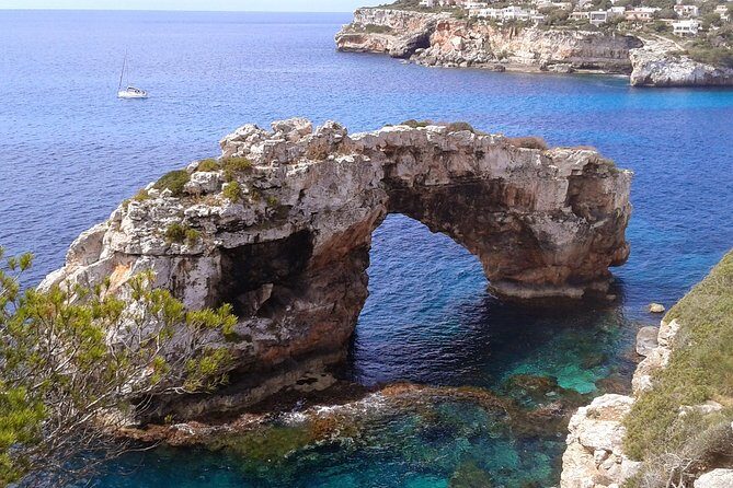 2 h. Boat tour from Cala Figuera to Caló del Moro and S´Almonia - An In-Depth Look at the Experience