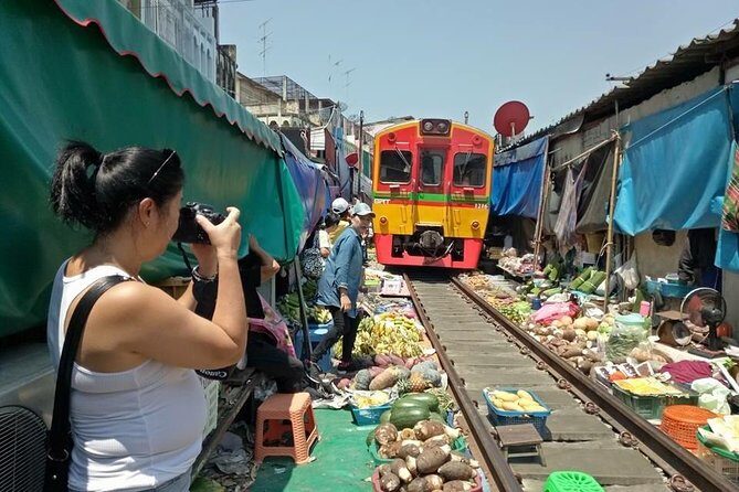 2-hour Bangkok Old City NIGHT Tour + Private TUK TUK + Tour Guide - Key Points