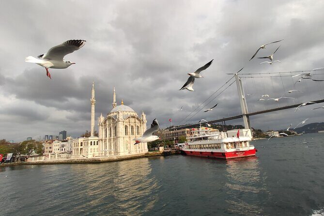 2-Hour Bosphorus Cruise in Istanbul with Guide - In-Depth Breakdown of the Itinerary