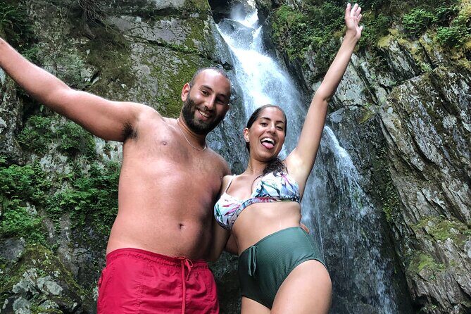 2 Hour Chartered Boat Tour from Deep Cove North Vancouver - The Sum Up