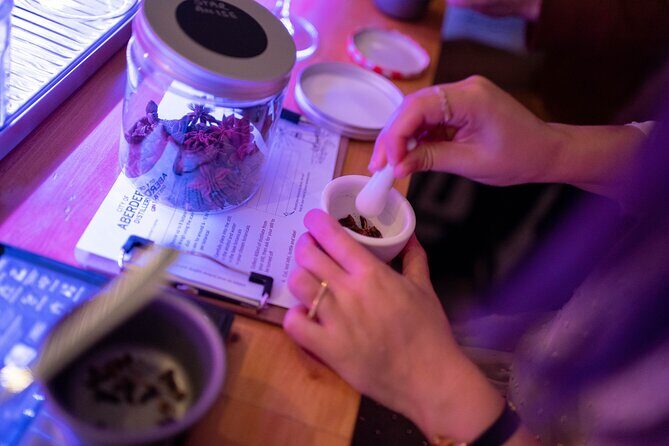 2 hour Gin School Experience in Aberdeen - Who Should Consider This Experience?
