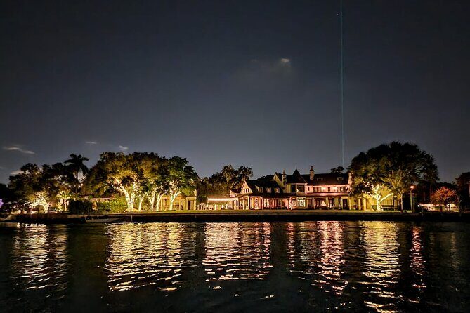 2 Hour Holiday Christmas Lights Tour in Fort Lauderdale max 6pax - An Overview of the Christmas Lights Cruise