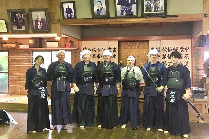 2-Hour Kendo Experience with English Instructor In Osaka Japan - Small Group and Personal Attention Make a Difference