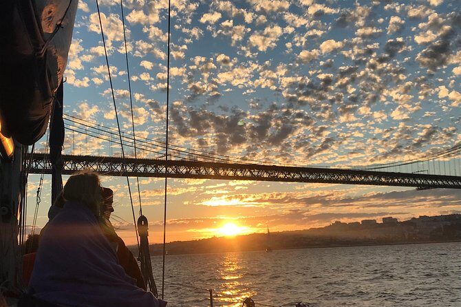 2 Hour Lisbon Sunset and Wine Sailing Tour - Who Is This Tour Best For?