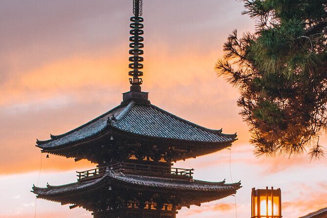 2 Hour Night Walking Tour Throughout Gion in a Small Group - A Detailed Look at the Tour Experience