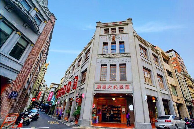 2-Hour Private Dadaocheng Walking Tour - Dihua Street: The Heart of Old Taipei