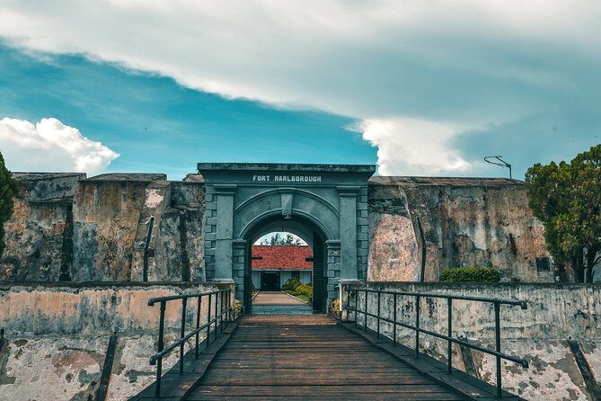 2-Hour Private Guided Romantic Tour in Bengkulu - Exploring Bengkulu’s Romantic Spots in Just Two Hours