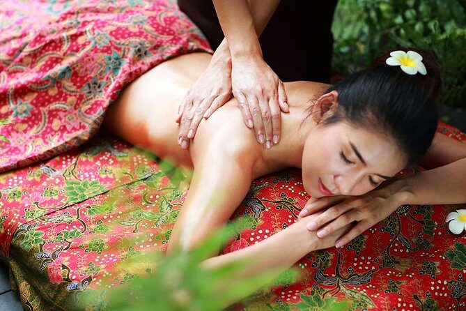 2 Hour Relaxation Luxury Spa Package at Fah Lanna Spa - Old City Branch - Key Points