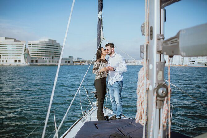 2-Hour Sailing Trip from Barcelona with open bar - FAQs