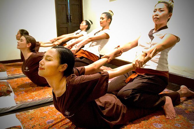 2 hour Siam Massage with Thai and Foot Massage at Fah Lanna Spa - An Overview of the Experience