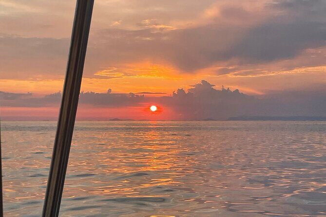 2-Hour Sorrento Coast Sunset Cruise with Dinner Experience - An In-Depth Look at the Experience