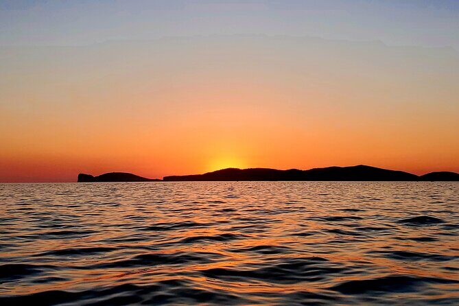 2-hour sunset tour by sailboat with aperitif. - Who Should Book This Tour?