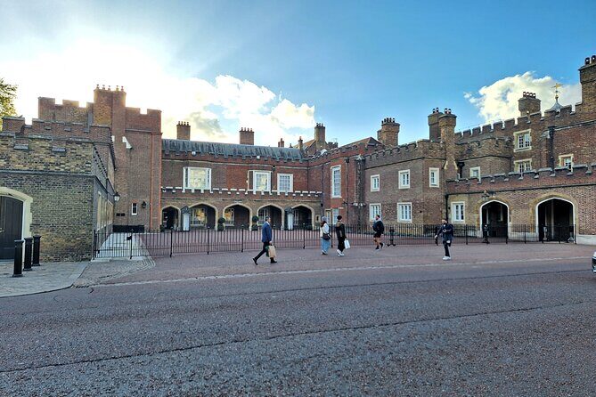 2 Hour Walking Tour from Buckingham Palace to Big Ben - The Sum Up