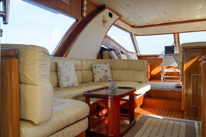 2-Hours Luxury Private Yacht Cruise on Bosphorus Istanbul - Key Points