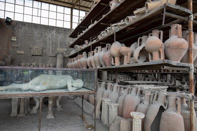 2 hours Pompeii Tour with local historian - ticket included - Key Points