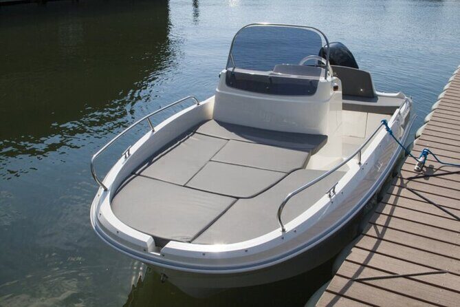 2 Hours Rent Boat SuBacco Lake Como - Who Should Consider This?