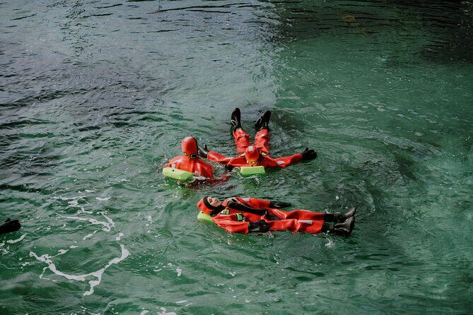 2 Hours Urban Arctic Floating Activity in the Harbours of Tromsø - The Experience in Detail