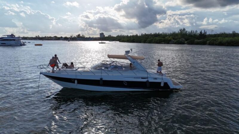 2 HOURS Yacht in Miami for Up to 12 People - Analyzing the Value