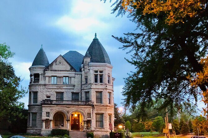 2-hr Day or Night PRIVATE Haunted Old Louisville Walk (1-15 pp) - Unearthing the Mysteries of Old Louisville: A Deep Dive into the Haunted Daytime Walk