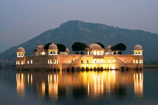 2 Nights & 3 Days Jaipur Luxury tour From New Delhi - FAQ