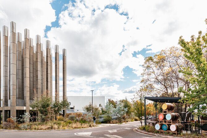 2 People - Premium Wine Tasting Experience and 2-Course Lunch - Key Points