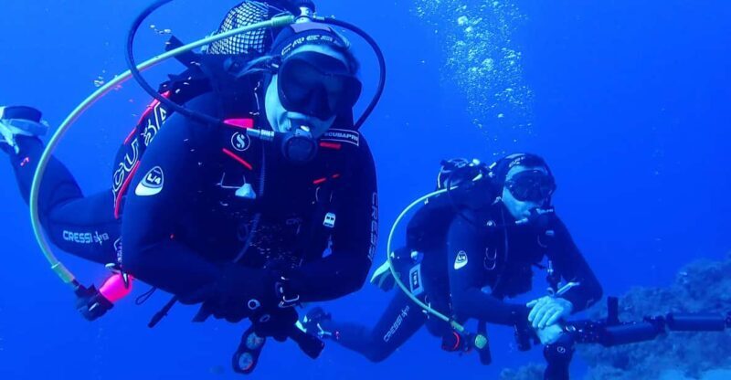 2 PRIVATE GUIDED DIVES - Discover Lanzarote’s Underwater Wonders with Private Guided Dives
