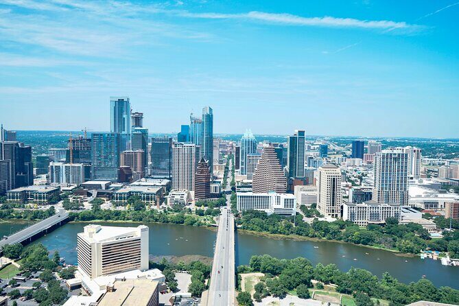 20 Minutes Downtown Austin and Lake Austin - Key Points