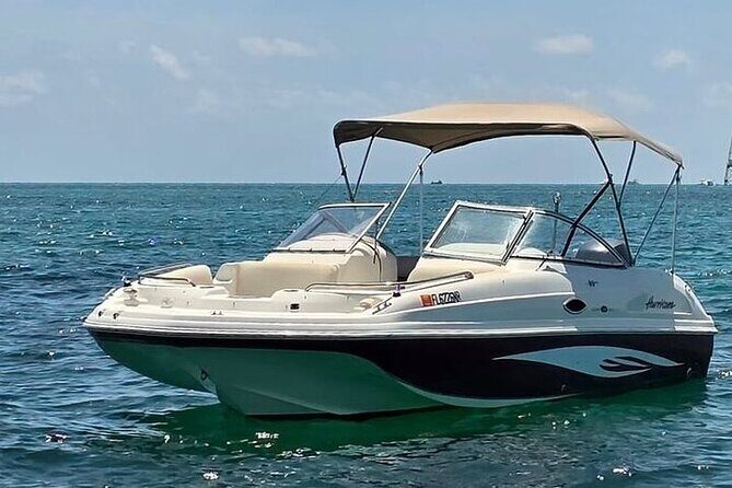 21' Hurricane Sundeck Boat Rental - An In-Depth Look at the 21 Hurricane Sundeck Experience