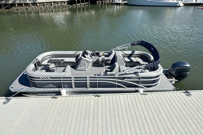 22 ft. Luxury Pontoon Private Hilton Head Boat Rental for 3 Hours - Key Points