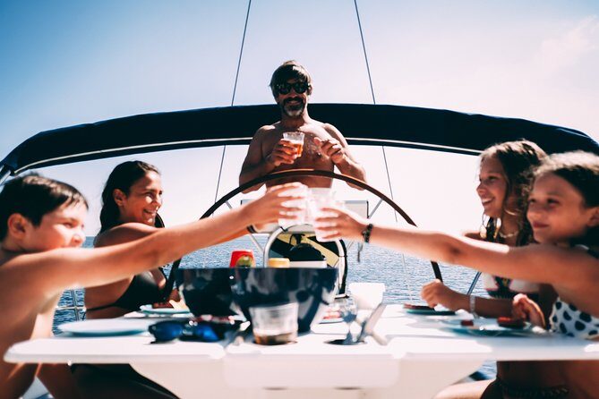 2h Private Group - Exclusive Boat Tour with Local Sailors - The Itinerary: What to Expect on Your Water Journey