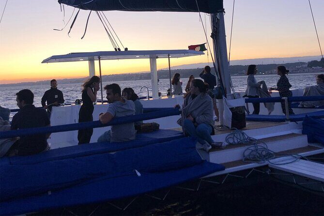 2H Private Sailing Catamaran "Vertigo" Tour in Lisbon up to 18pax - FAQs