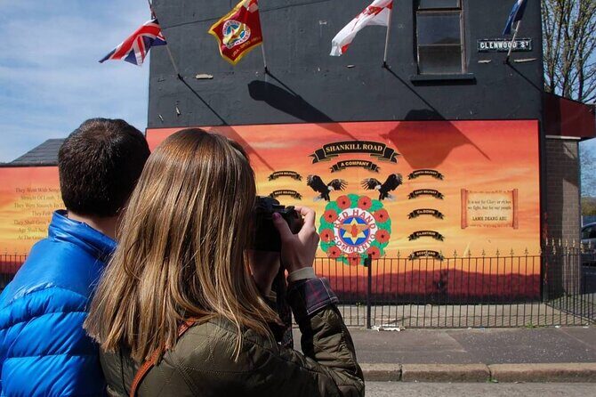 2hours Republican & Loyalist Mural Black Taxi Tour from Belfast - FAQs About the Tour