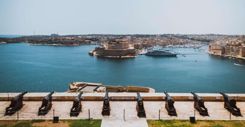 3 cities: Private Insider Walking Tour with Licensed Guide - A Detailed Look at the Tour