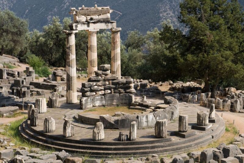 3-day classical Spanish guided tour in Peloponesse & Delphi - The Authentic Experience and Practicalities