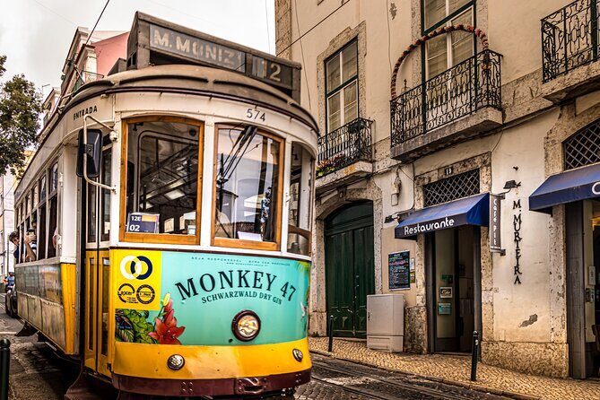 3-Day Private Tour Lisbon Sintra Fátima Nazaré Óbidos - Transportation and Group Experience