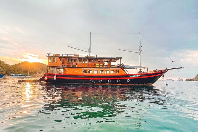 3 Days Deluxe Boat Private Cabin Sailing Trip in Komodo Island - Authenticity, Comfort, and a Word on Service