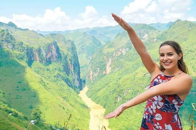 3 Days Private Guided Ha Giang Loop by Car or Jeep from Hanoi - Day 1: Transition from City to Mountain Majesty
