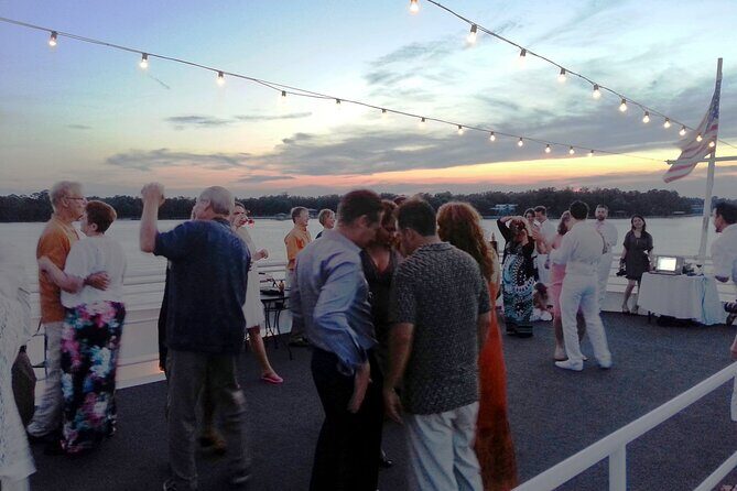 3 Hour Moonlit Valentine's Dinner Cruise in Miramar Beach, FL - The Experience in Detail