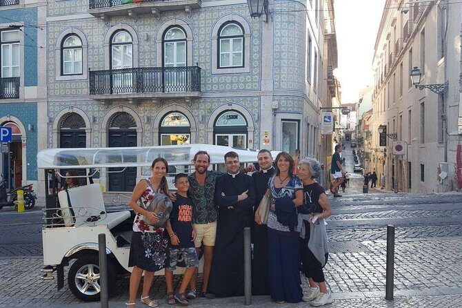 3 hour Private ECO Tuk Tuk Tour of Lisbon with Cherry Liqueur - Who Would Love This Experience?