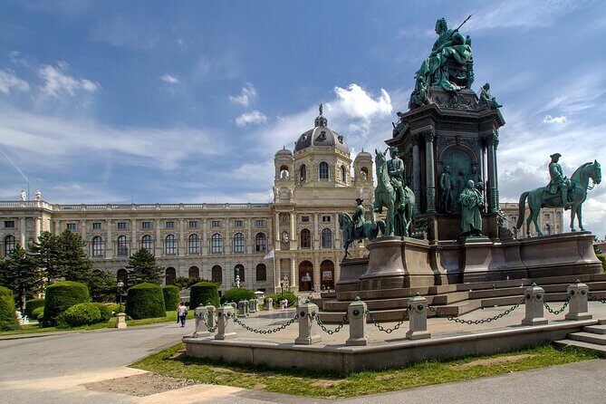 3 hour private tour in Vienna with private car - Key Points