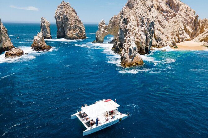 3-hour Snorkeling and Catamaran in Cabo San Lucas - An In-Depth Look at the 3-Hour Cabo Catamaran Tour