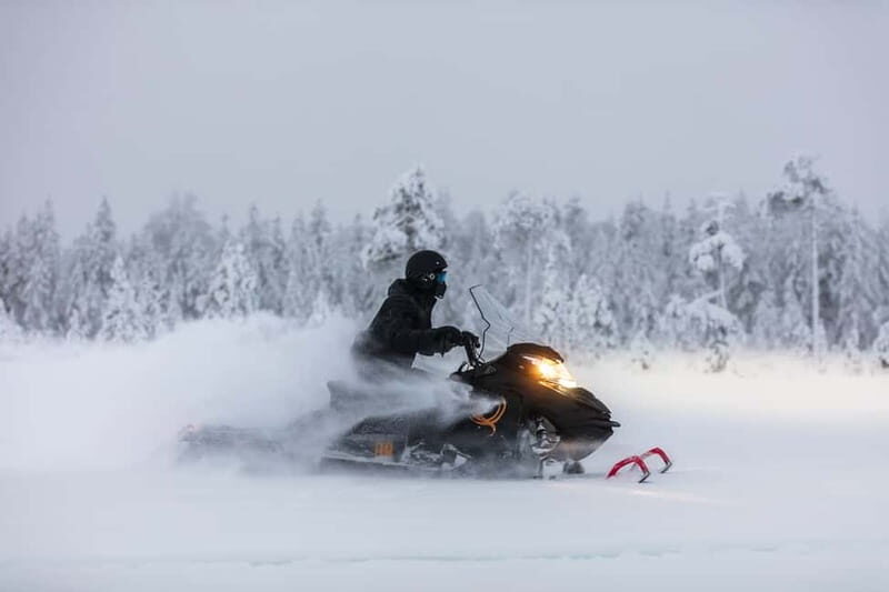 3-hour snowmobiling adventure in Levi - Key Points