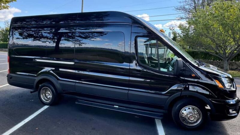 3 Hr Newport Scenic Luxury Van Tour with Breakers (Ages 5+) - Frequently Asked Questions