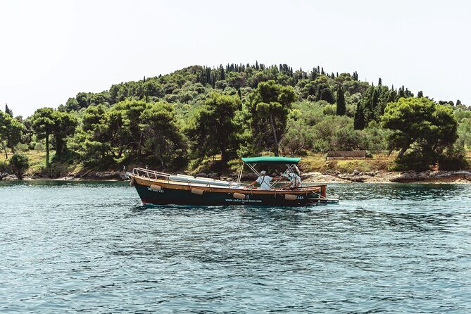 3 Island Swimming and Snorkeling Cruise with Prosecco - FAQ