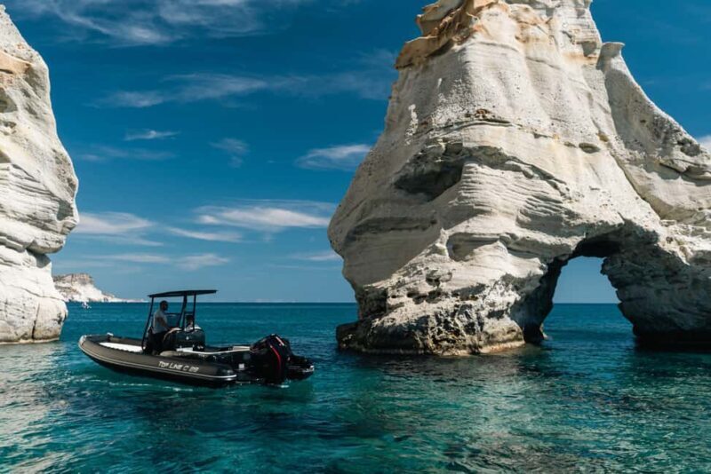 3 Islands Private Cruise: Milos - Polyaigos - Kimolos - Key Points