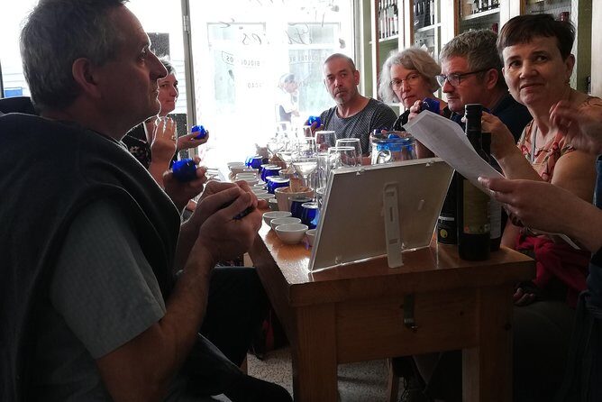 3 table wines & 5 Port wines + Tapas - Crossing the Iconic Luis I Bridge