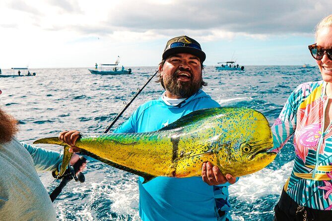 30 ft cat AM Lux Inshore Fishing La Cruz & Punta Mita - Key Points