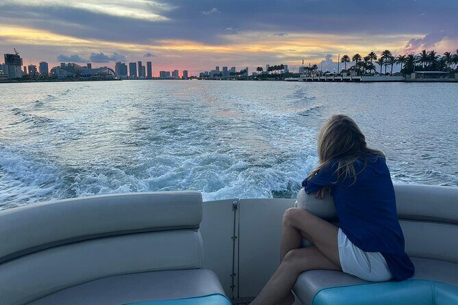 37ft Private Captained Yacht Rental - Up to 13 Happy Guests - The Intimate, Luxurious Vibe: Who Will Love This?