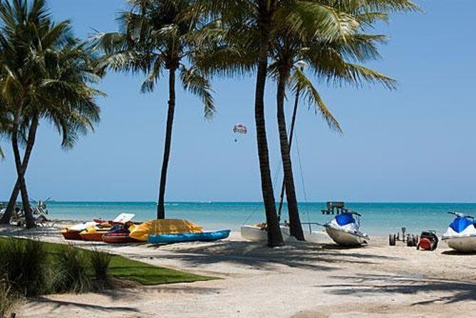 38' Private Luxury Sunset Charter w. Music & Drinks, up to 13 ppl - Key Points