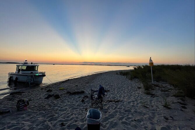 38' Private Luxury Sunset Charter w. Music & Drinks, up to 13 ppl - The Personal Touch: Customization and Atmosphere